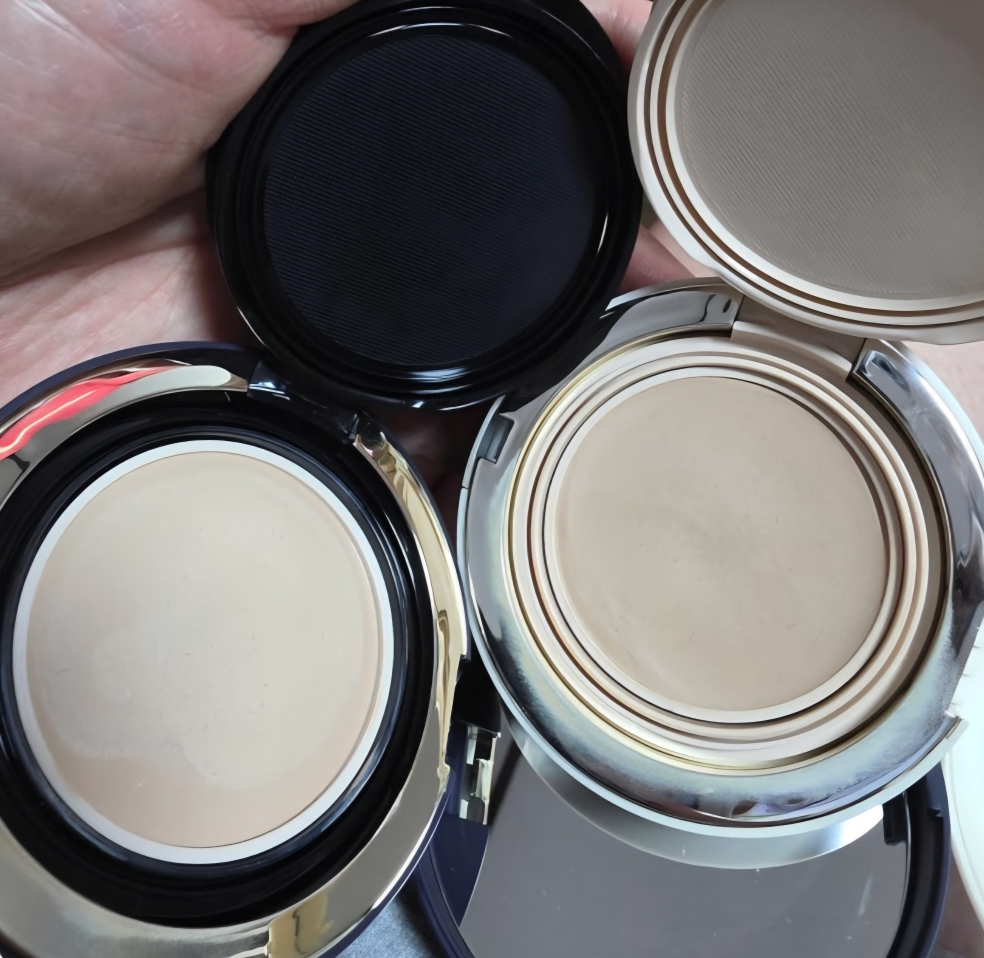 에이지투웨니스 (AGE20's) 벨벳 래스팅 팩트 [SPF50/PA++++] [23호 미디움베이지] review image