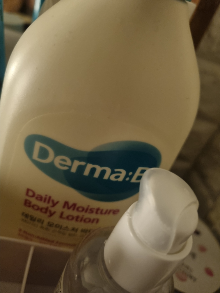 Ảnh đánh giá thực tế của người dùng về Kem dưỡng ẩm hàng ngày cho cơ thể