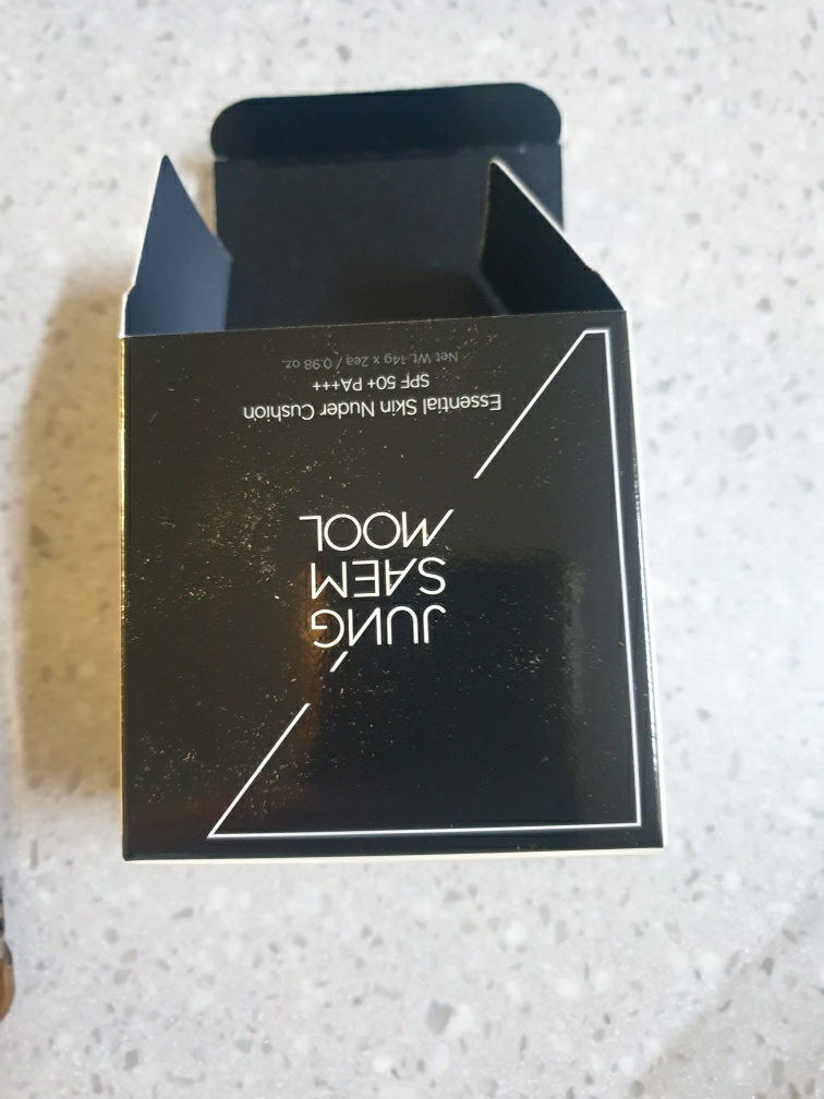 정샘물뷰티 (JUNGSAEMMOOL) 에센셜 스킨 누더 쿠션 [SPF50+/PA+++] [라이트] review image