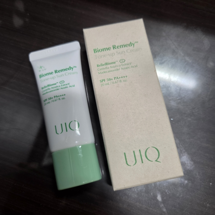 UIQ Kem chống nắng làm sáng da Bio Remedy [SPF50+/PA++++] [Màu xanh lá cây] review image