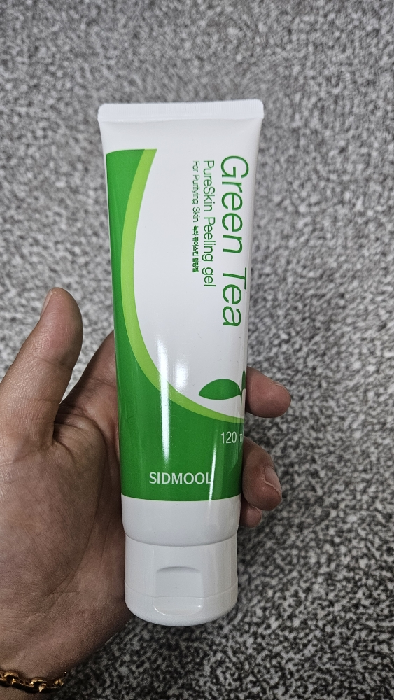 Ảnh đánh giá thực tế của người dùng về Gel tẩy tế bào chết trà xanh