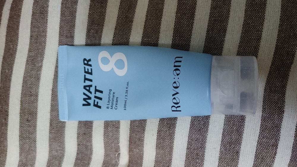 Ảnh đánh giá thực tế của người dùng về Water Fit 8-Layer Moisture-Lock Cream