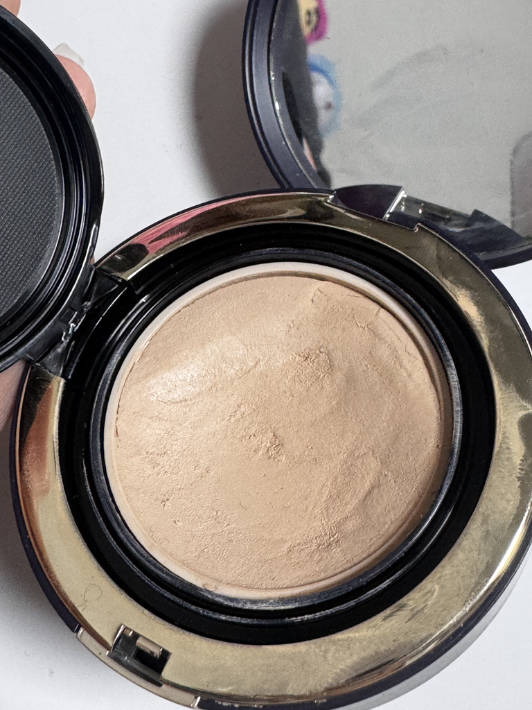 AGE20's Velvet Factor Duradero [SPF50/PA++++] [Número 21 Beige Claro] review image