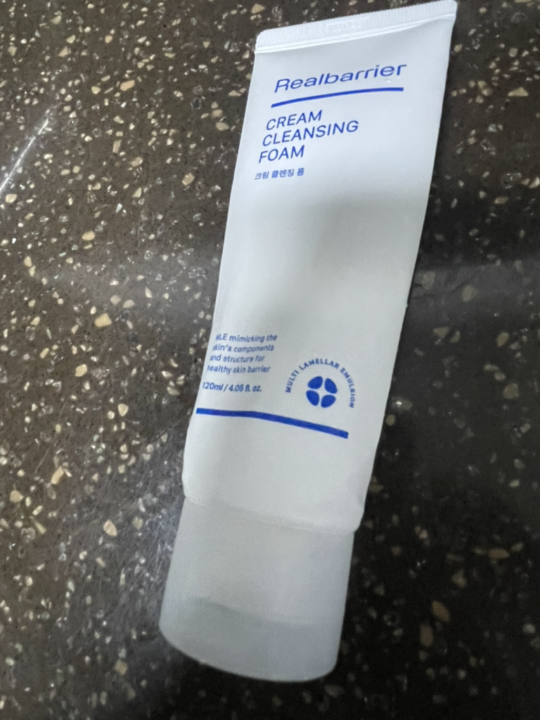 리얼베리어 (RealBarrier) 크림 클렌징 폼 review image