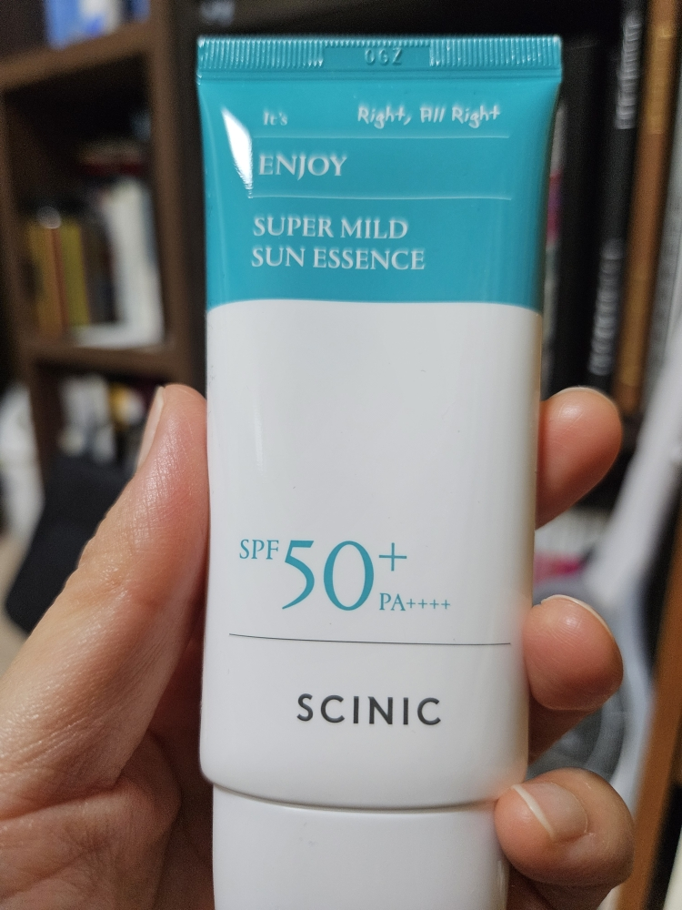 Enzoi 超温和防晒精华 [SPF50+/PA++++]的真实用户使用照片