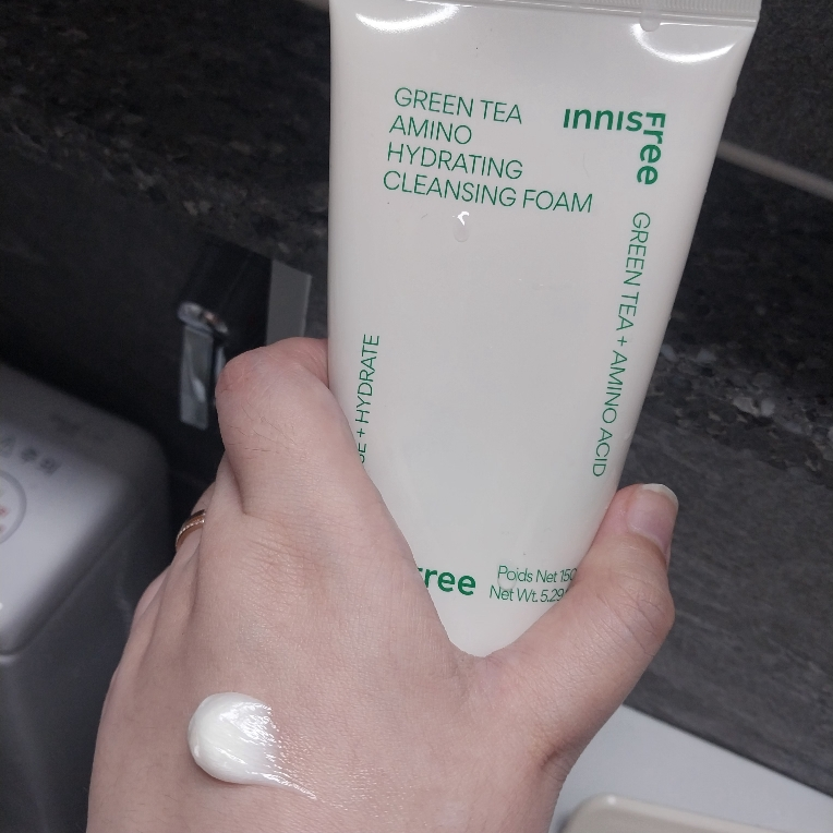 이니스프리 (INNISFREE) 그린티 아미노 수분 폼 클렌징 review image