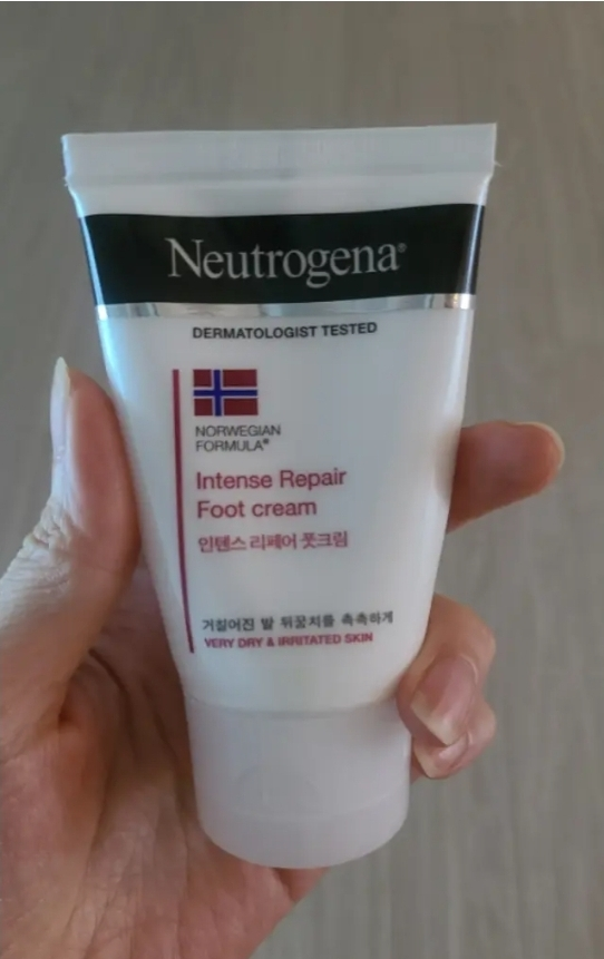 뉴트로지나 (Neutrogena) 인텐스 리페어 풋크림 review image