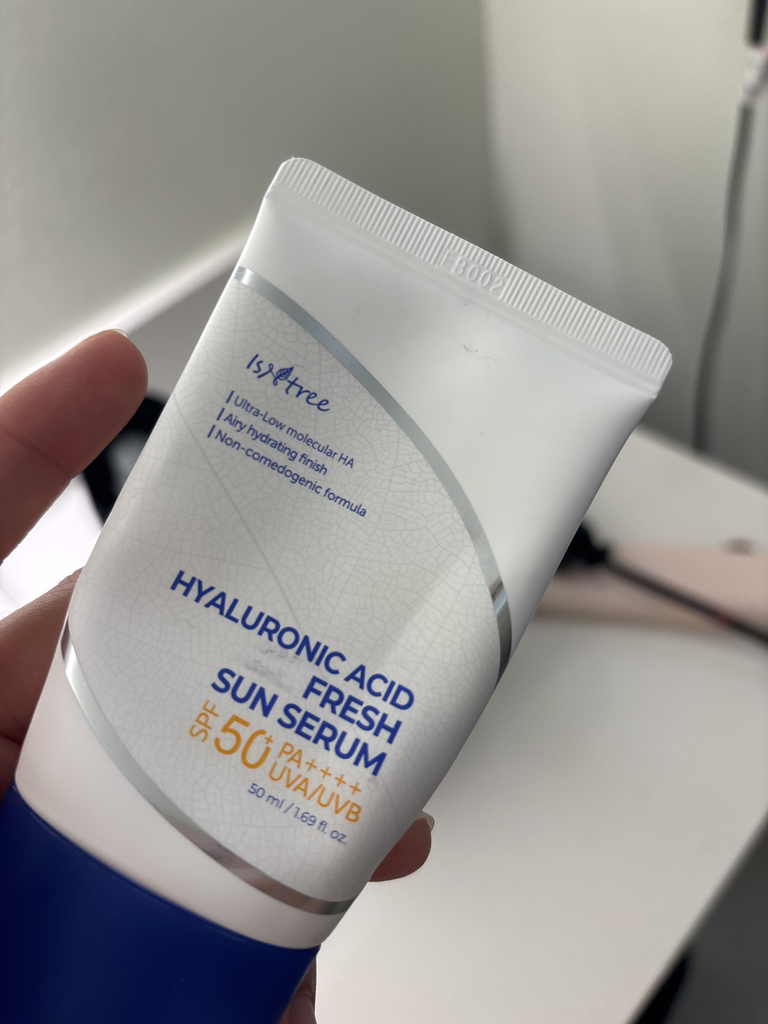 Ảnh đánh giá thực tế của người dùng về Hyaluronic Acid Fresh Sun Serum [SPF50+/PA++++]