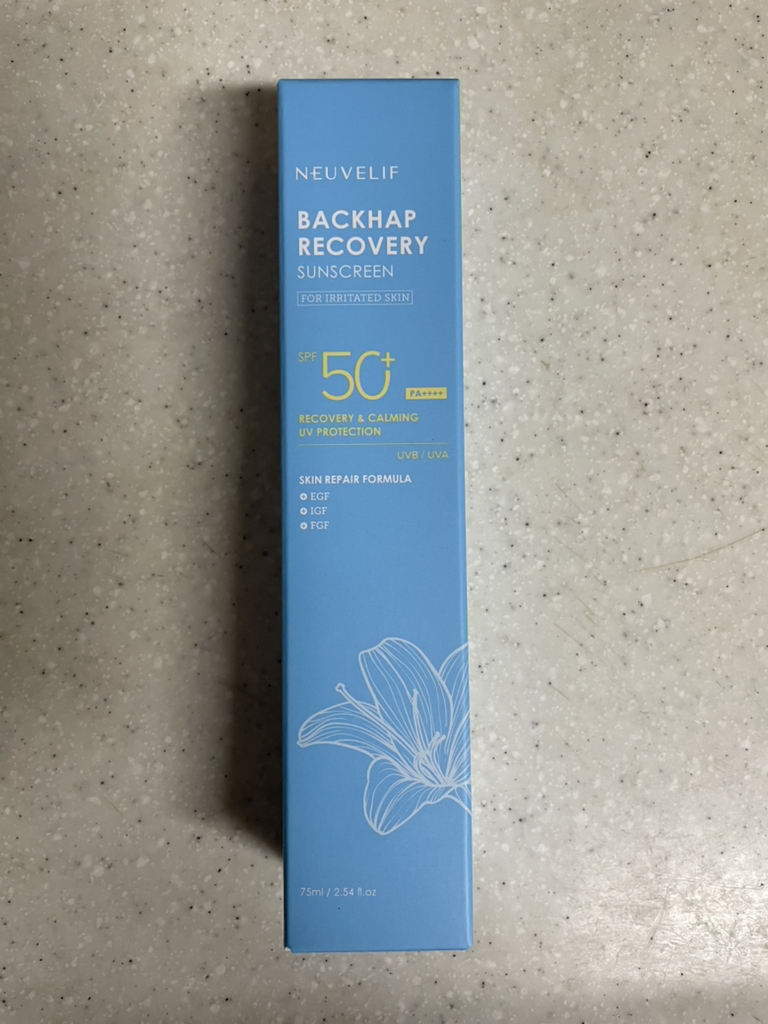 뉴베리프 (NEUVELIF) 백합 리커버리 선크림  [SPF50+/PA++++] review image