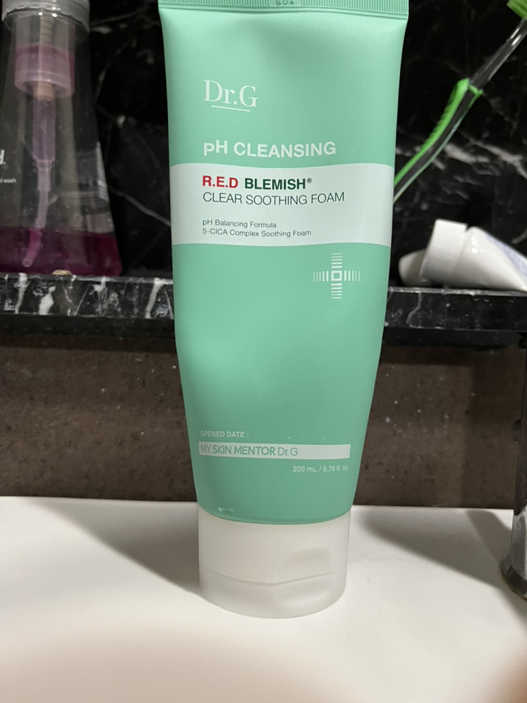 Dr.G Sữa rửa mặt làm sạch mụn đỏ nhẹ nhàng review image