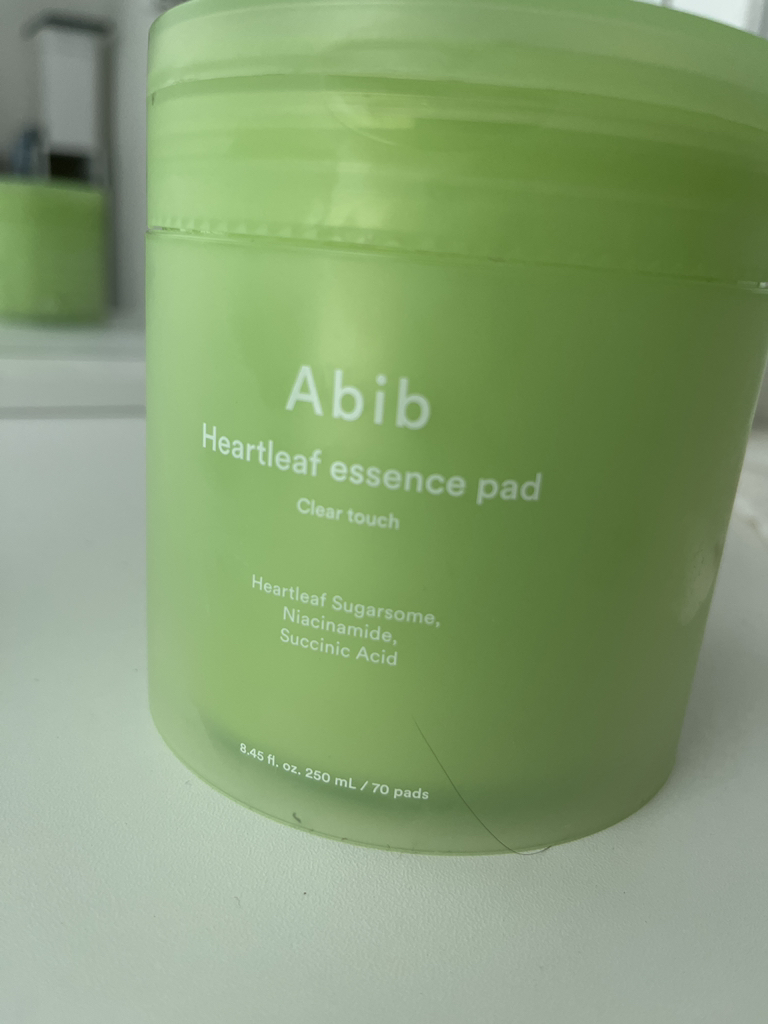 Ảnh đánh giá thực tế của người dùng về Essence Pad Clear Touch