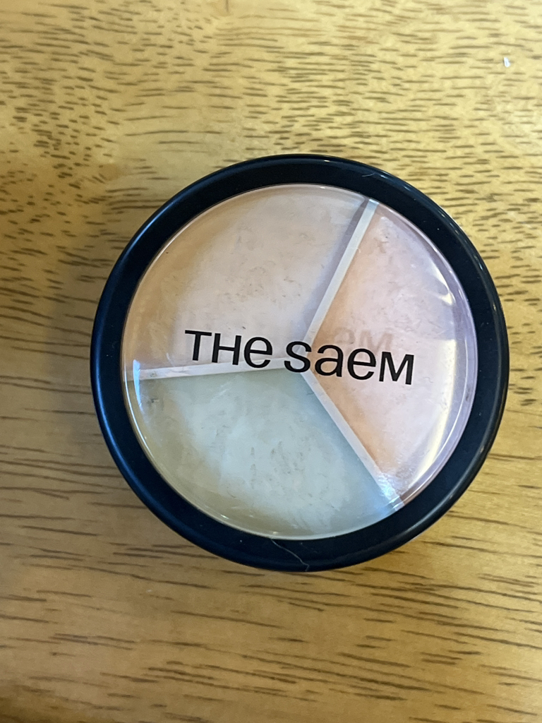 完美遮瑕三重荚遮瑕膏 [01 矫正米色］的真实用户使用照片