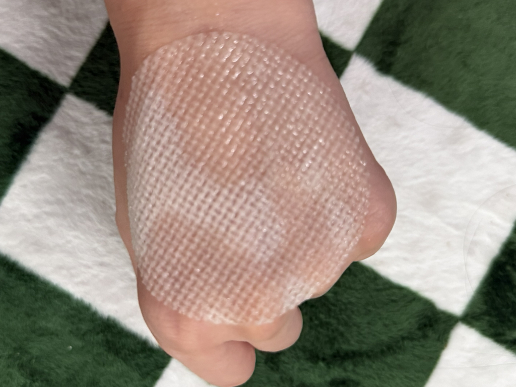 Ảnh đánh giá thực tế của người dùng về Essence Pad Clear Touch