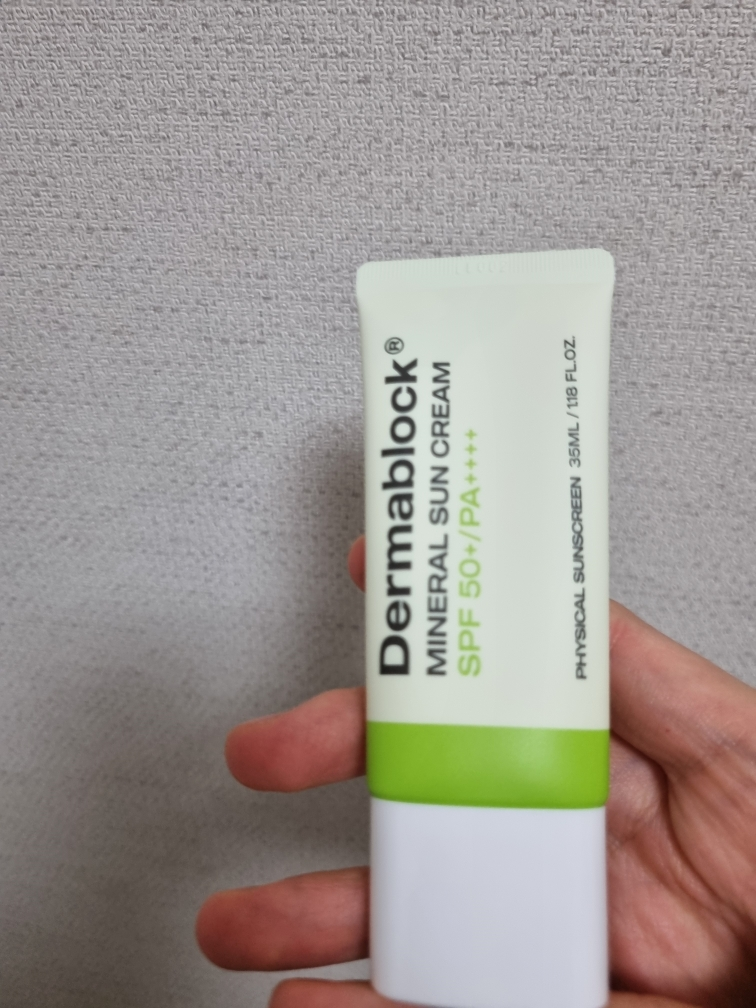 더마블록 (Dermablock®) 선크림 [SPF50+/PA++++] [무기자차] review image