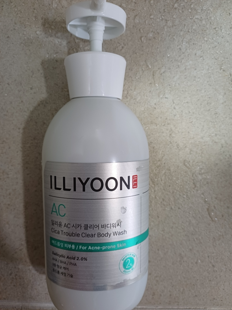 일리윤 (ILLIYOON) AC 시카 아크네 클리어 바디 워시 review image