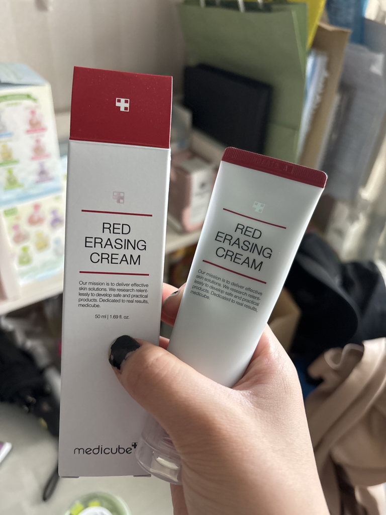 메디큐브 (medicube) 레드 이레이징 크림 2.0 review image