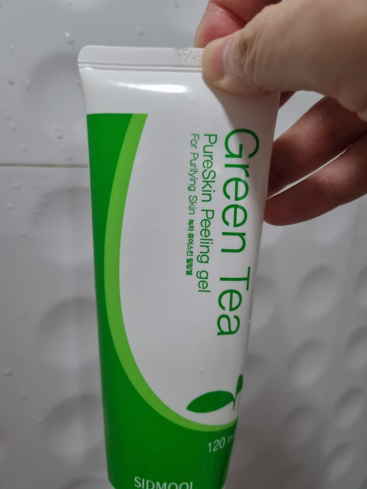 Ảnh đánh giá thực tế của người dùng về Gel tẩy tế bào chết trà xanh