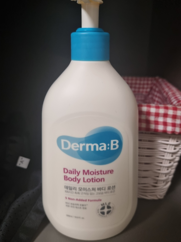 Ảnh đánh giá thực tế của người dùng về Kem dưỡng ẩm hàng ngày cho cơ thể