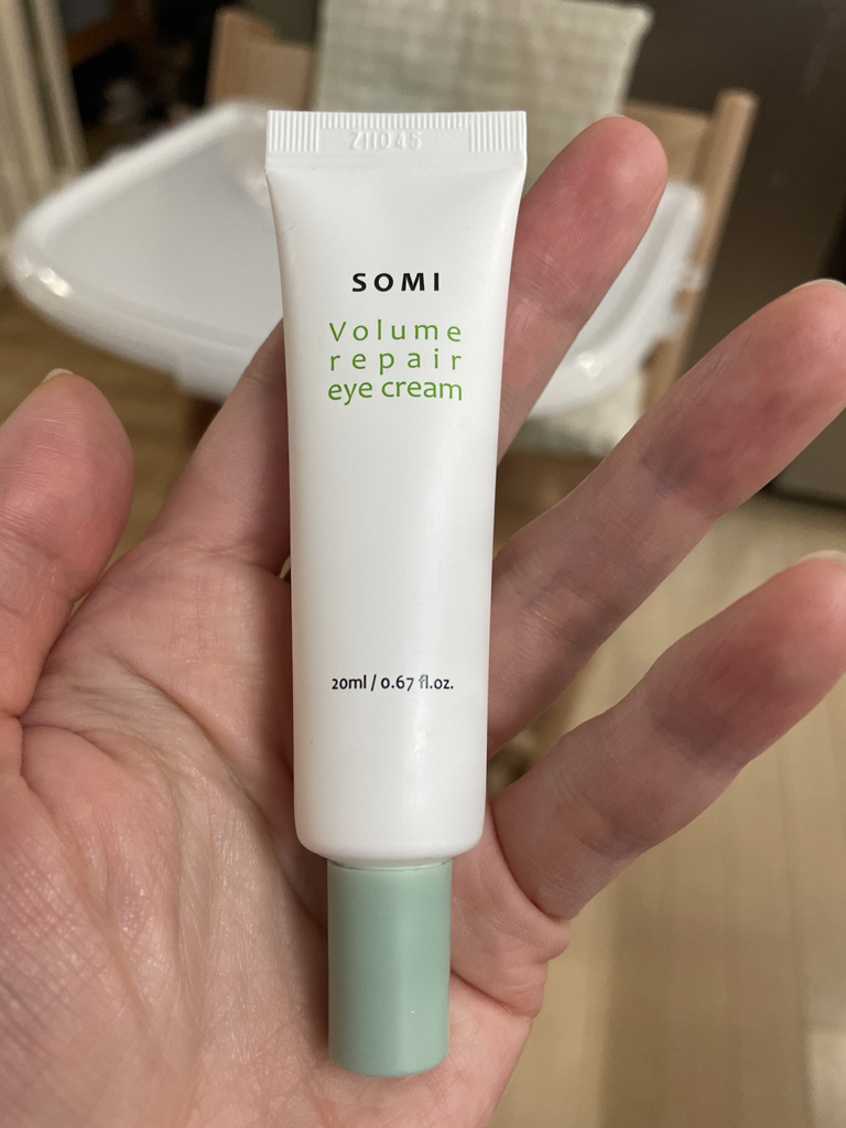 Ảnh đánh giá thực tế của người dùng về Kem dưỡng mắt phục hồi độ ẩm