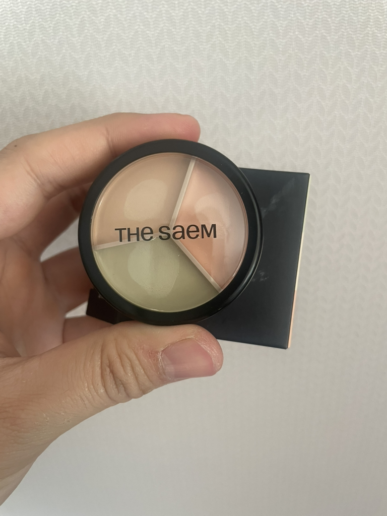 完美遮瑕三重荚遮瑕膏 [01 矫正米色］的真实用户使用照片