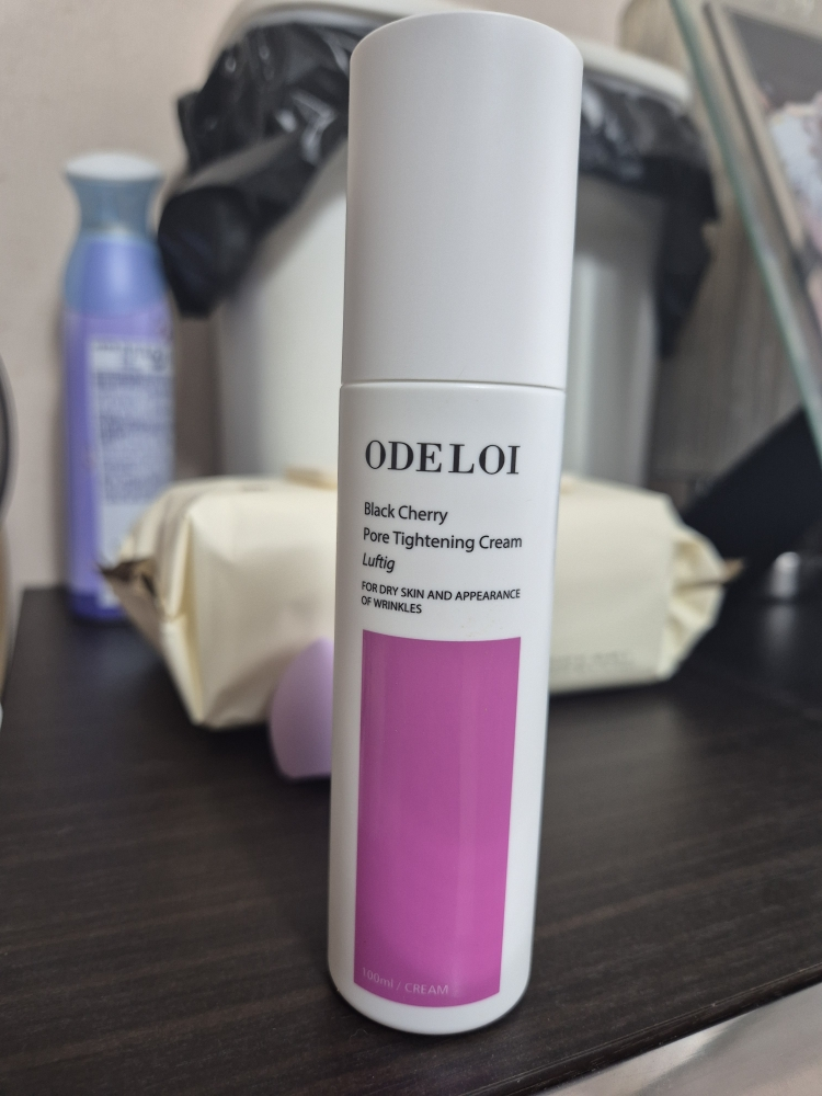 ODELOI Kem thu nhỏ lỗ chân lông Black Cherry Lofdi review image