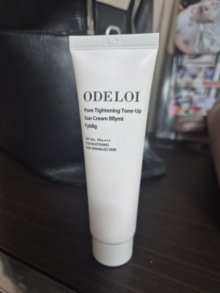 오드로이 (ODELOI) 모공축소 톤업 선크림 블리미 필리디 [SPF50+/PA++++] review image