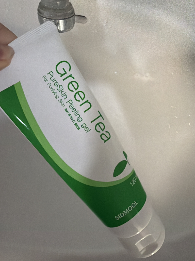 Ảnh đánh giá thực tế của người dùng về Gel tẩy tế bào chết trà xanh