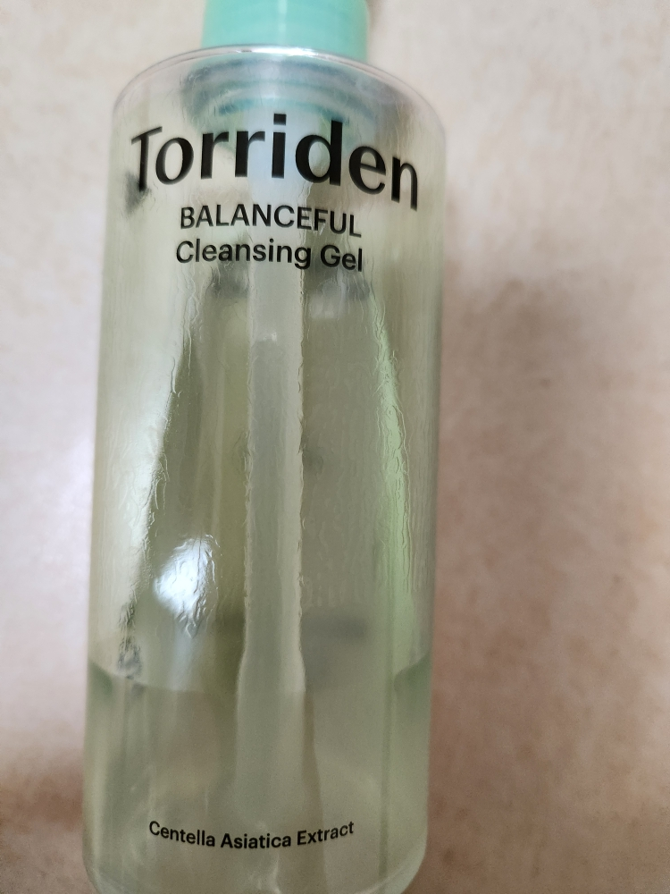 토리든 (Torriden) 밸런스풀 시카 각질 토너 review image