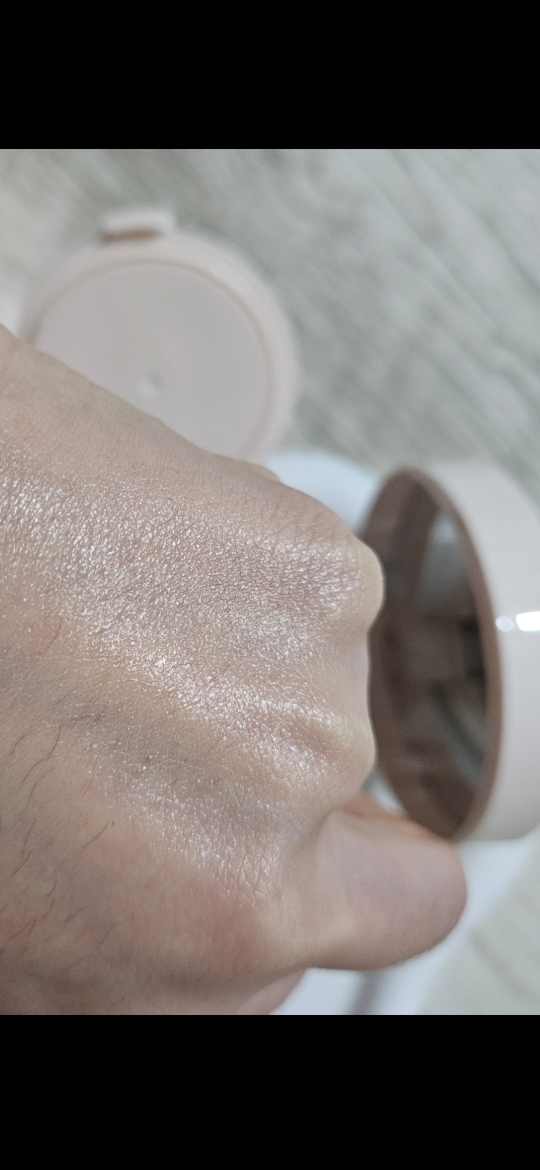 헤라 (HERA) 리플렉션 스킨 글로우 쿠션 파운데이션 [SPF40/PA++] [17N1] review image