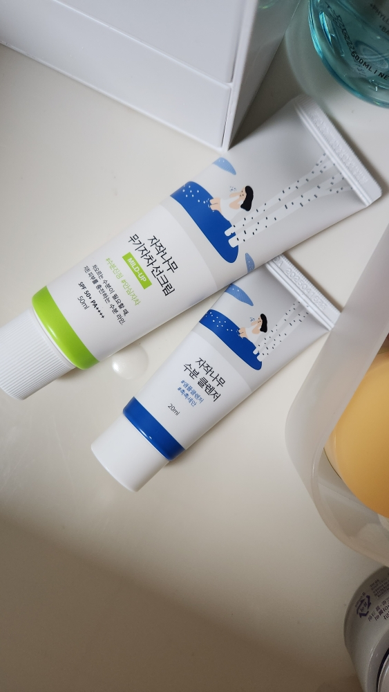 Ảnh đánh giá thực tế của người dùng về Kem chống nắng không chứa khoáng chất từ cây bạch dương [SPF50+/PA++++]