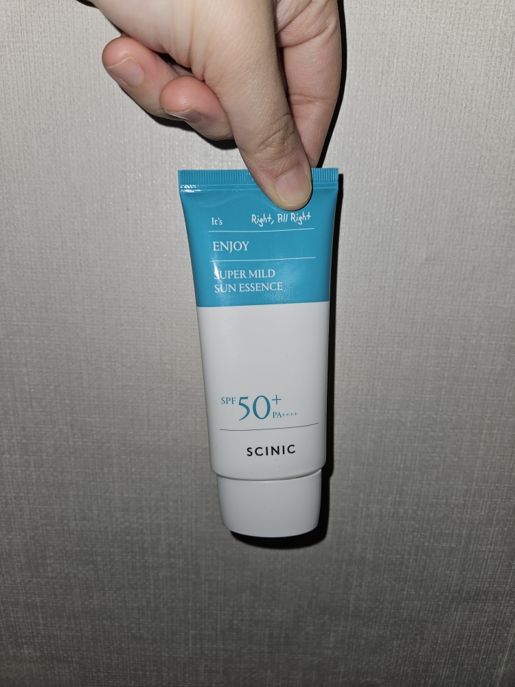 Enzoi 超温和防晒精华 [SPF50+/PA++++]的真实用户使用照片