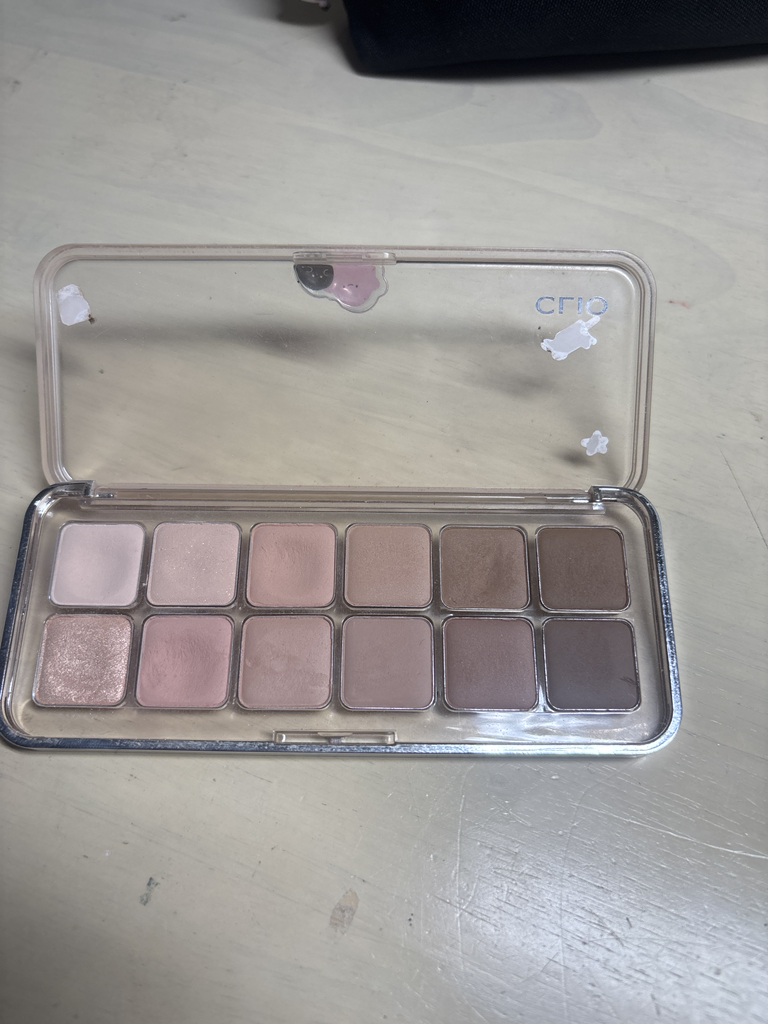 CLIO Pro Eye Palette Air [No. 8 Latte Sunim] review image