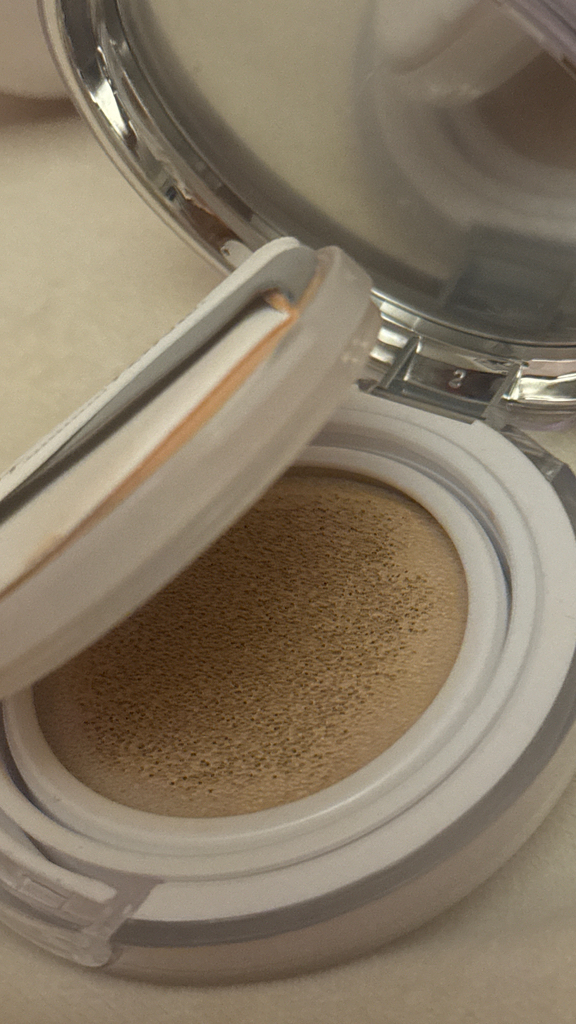 어바웃톤 (ABOUT_TONE.) 스킨 레이어 핏 쿠션 [SPF30/PA++] [21 웜 라이트] review image