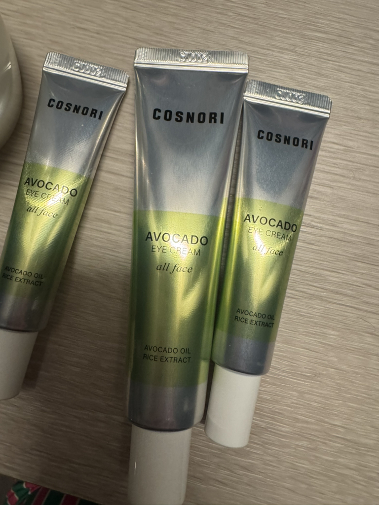 Ảnh đánh giá thực tế của người dùng về Kem mắt bơ