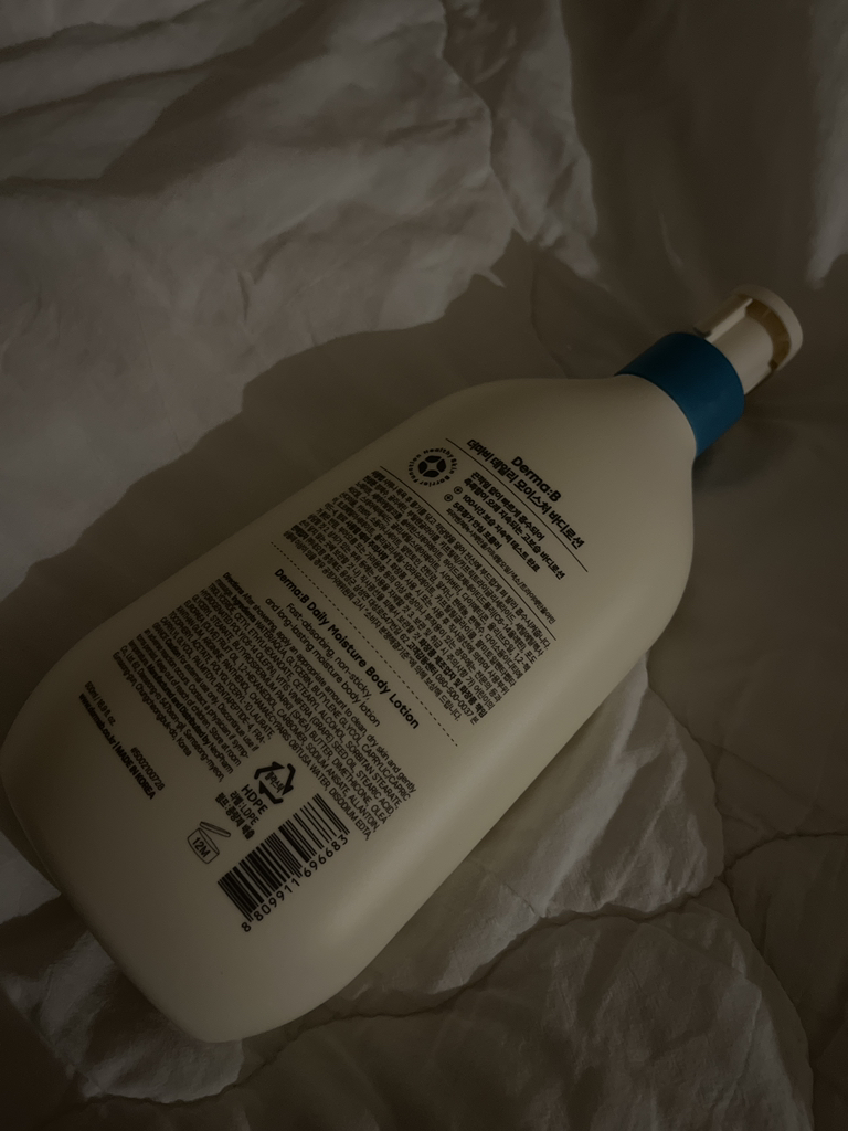 Ảnh đánh giá thực tế của người dùng về Kem dưỡng ẩm hàng ngày cho cơ thể