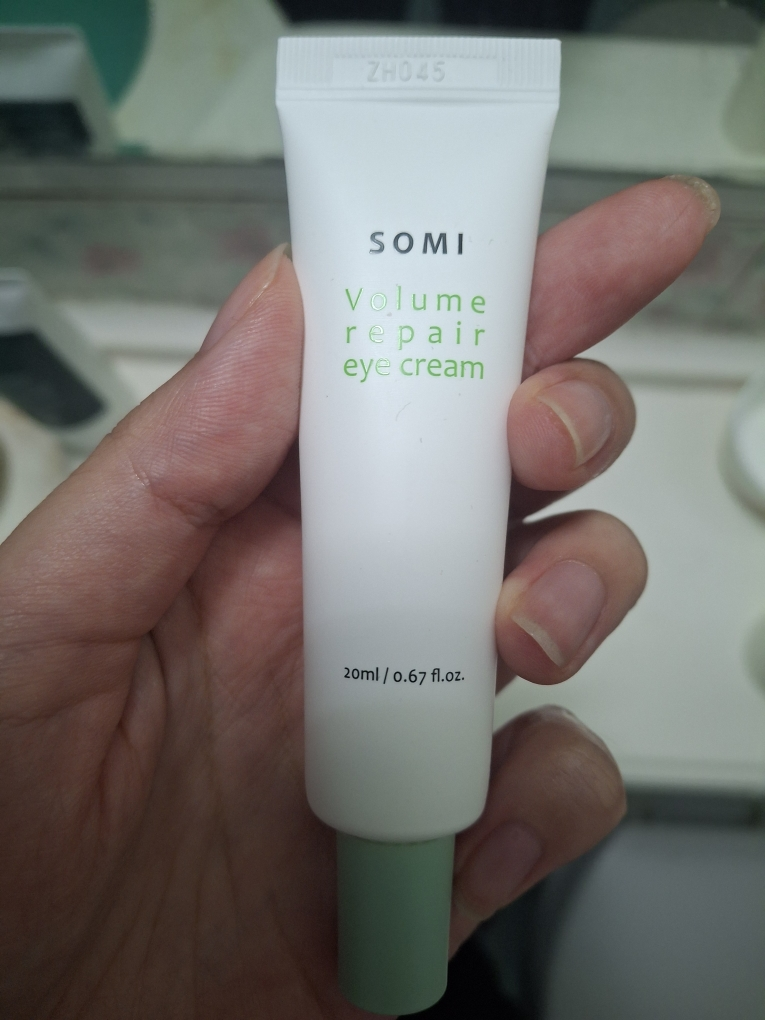 소미 (SOMI) 볼륨 리페어 아이크림 review image