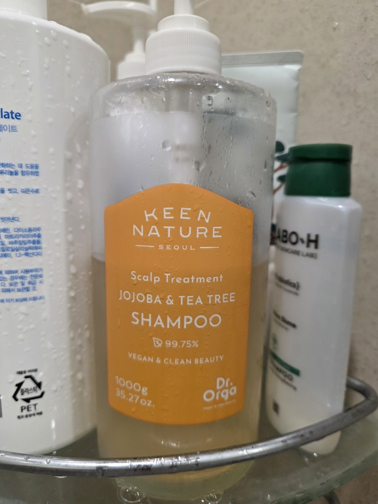 Ảnh đánh giá thực tế của người dùng về Hojoba Tea Tree Shampoo