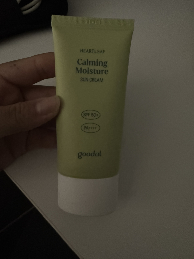 Ảnh đánh giá thực tế của người dùng về Kem chống nắng dưỡng ẩm làm dịu da [SPF50+/PA++++]