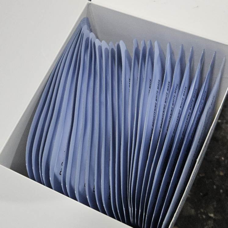 Ảnh đánh giá thực tế của người dùng về Mặt nạ làm trắng da với niacinamide