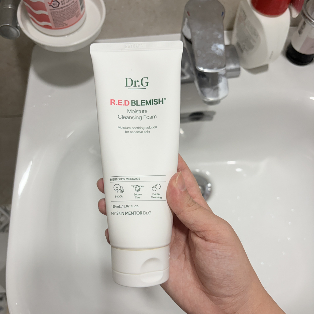 닥터지 (Dr.G) 레드 블레미쉬 모이스처 클렌징 폼 review image