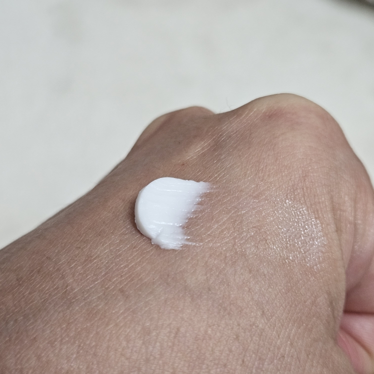 록시땅 (LOCCITANE) 시어 인텐시브 핸드 밤 review image