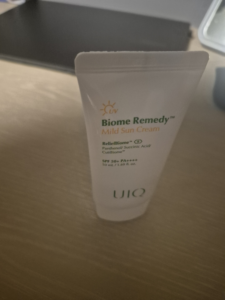 유이크 (UIQ) 바이옴 레미디 마일드 선크림 [SPF50+/PA++++] review image