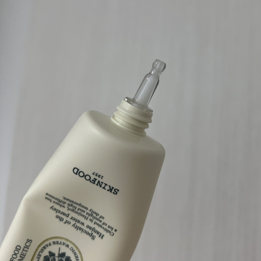 스킨푸드 (SKINFOOD) 판토테닉 워터 파슬리 사일런스 에센스 review image