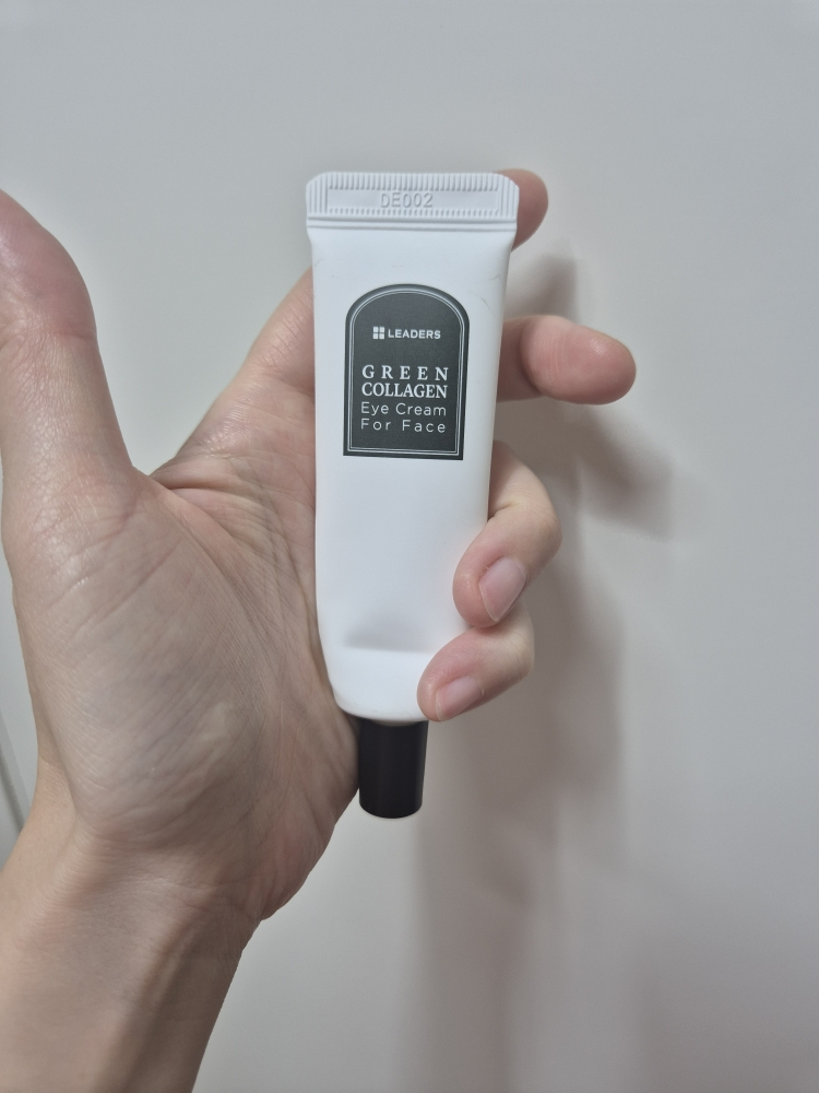 Ảnh đánh giá thực tế của người dùng về Kem dưỡng mắt collagen xanh cho mặt