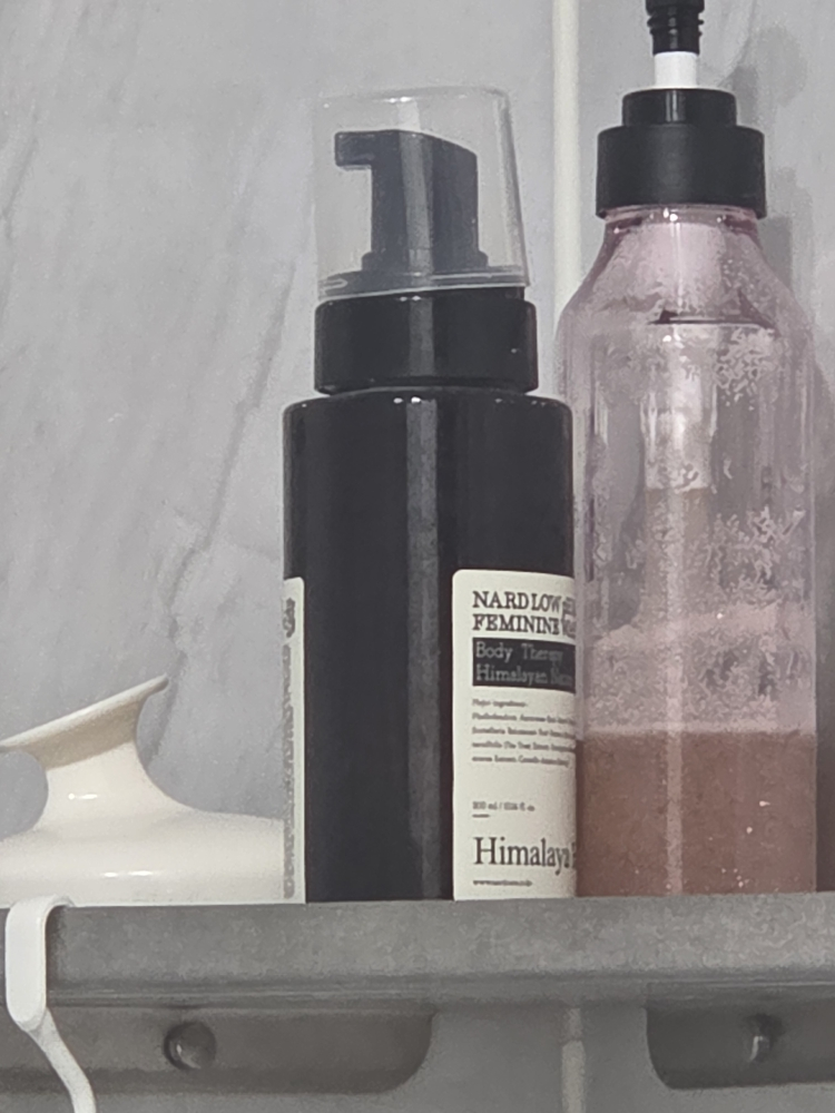 Ảnh đánh giá thực tế của người dùng về Dung dịch vệ sinh phụ nữ nhẹ nhàng có tính axit yếu