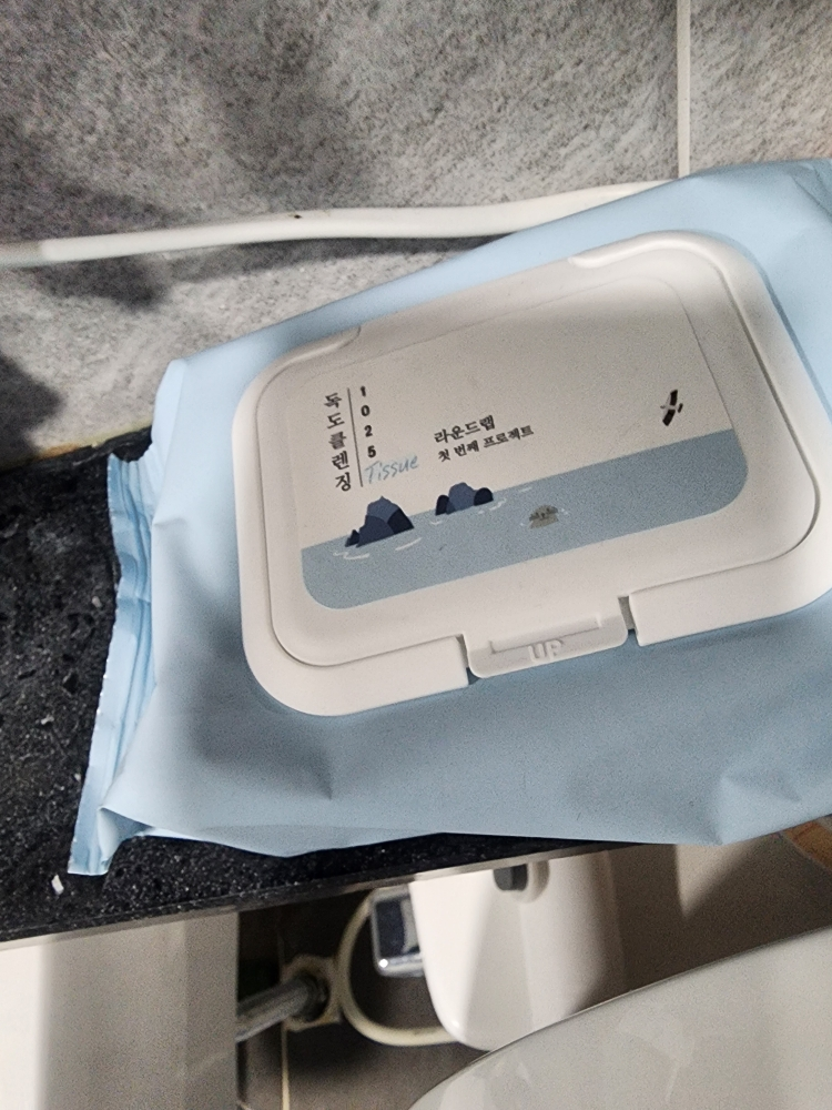 ROUNDLAB 1025 Dokdo Cleansing Tissue review image