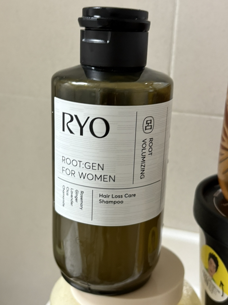 려 (Ryo) 루트젠 여성맞춤볼륨 탈모증상전문케어 샴푸 review image