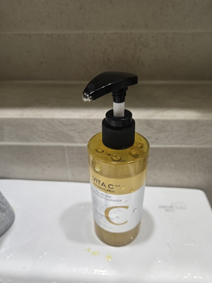 미샤 (MISSHA) 비타씨플러스 올인원 팩 폼 클렌저 review image