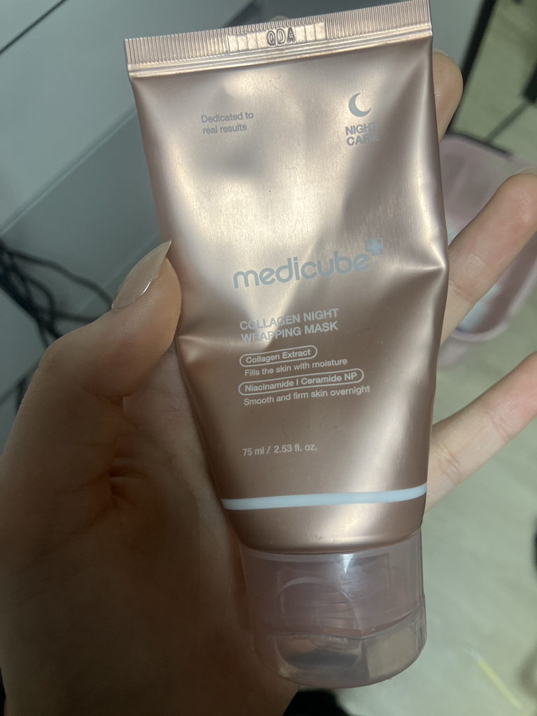 메디큐브 (medicube) 콜라겐 나이트 랩핑 마스크 review image