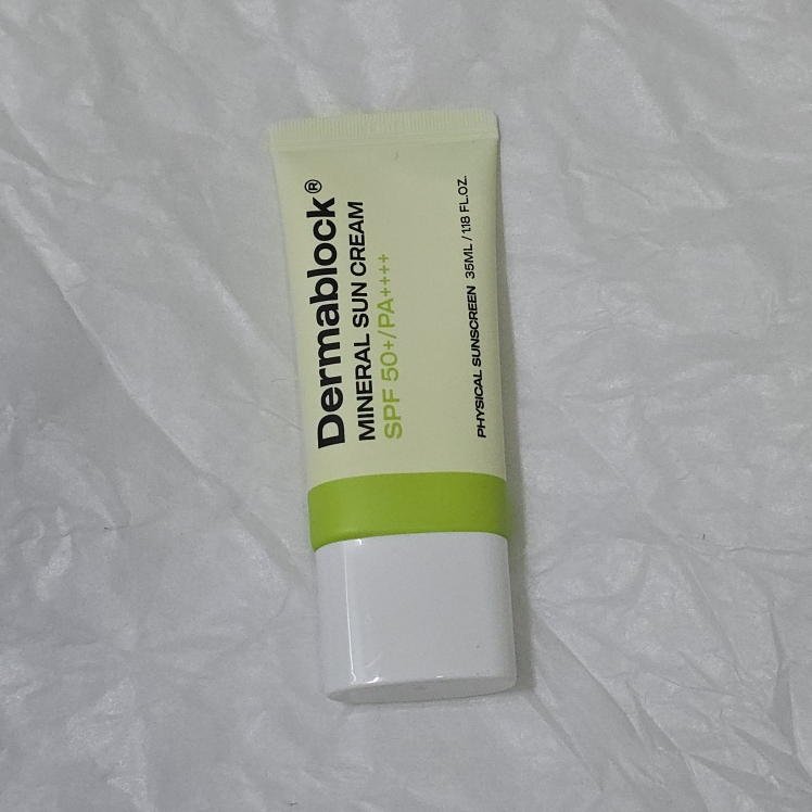 더마블록 (Dermablock®) 선크림 [SPF50+/PA++++] [무기자차] review image
